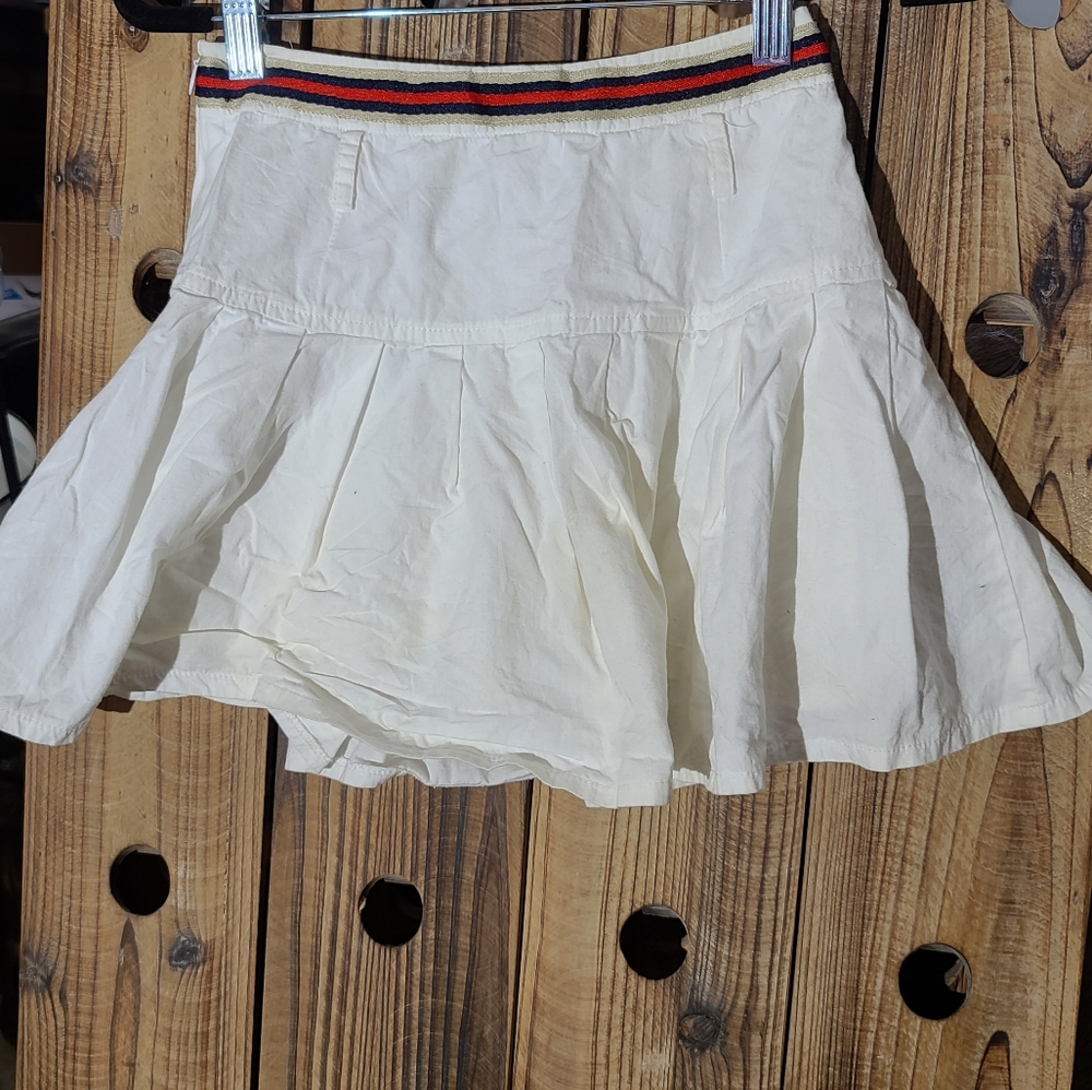 No brand tag, short white mini skirt size S